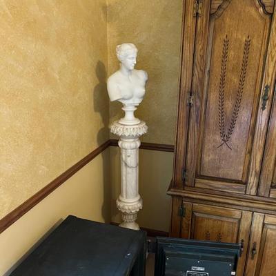 Alabaster pedestal