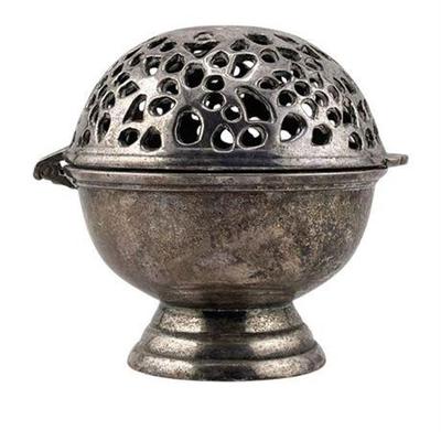 Lot 009-082   
Antique Sponge Ball No. 821 Silver Plated