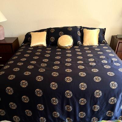 Vintage Silk Duvet in Navy -Queen Bedding with Chinese Medallions Three Pillow Shams, Three Gold Decorative Pillows