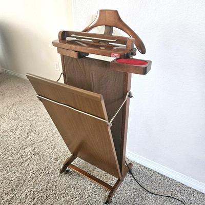  Lot #13 - Vintage electric clothes valet The Reguitti Electro Valet - Made in Italy - Still Works! Includes Trouser Press