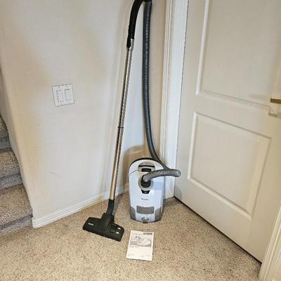  Miele Polaris Plus Bagged Vacuum Cleaner with Operating Instructions - Works