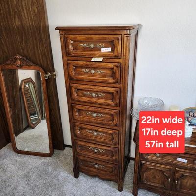 Sale Photo Thumbnail #173