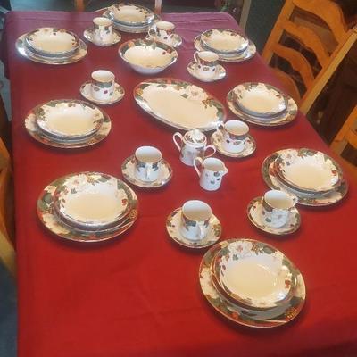 Vintage Tienshan Fine China Magnolia Complete Set Service of 8