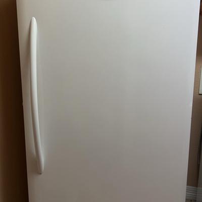 Sale Photo Thumbnail #67: Frigidaire Freezer 
