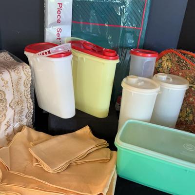 Sale Photo Thumbnail #49: Tupperware And Placemats