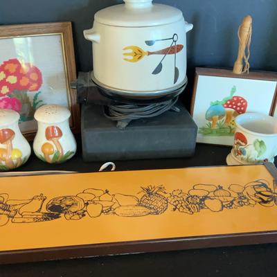 Sale Photo Thumbnail #26: Vintage Kitchen & Mushrooms