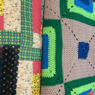 Sale Photo Thumbnail #54: Afgan  & Log Cabin Quilt