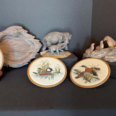 Sale Photo Thumbnail #16: Wildlife Sculptures, Duck Fabric Prints(3) Wood Platter