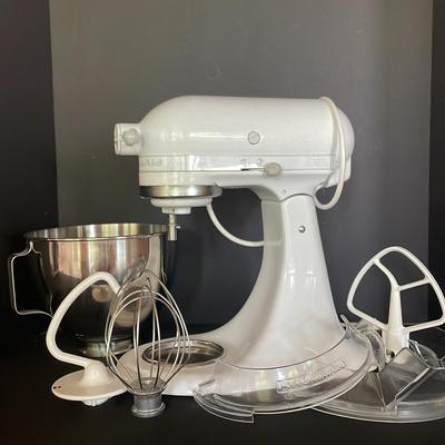 Sale Photo Thumbnail #86: Kitchen Aid Ultra Power Mixer With Attachments