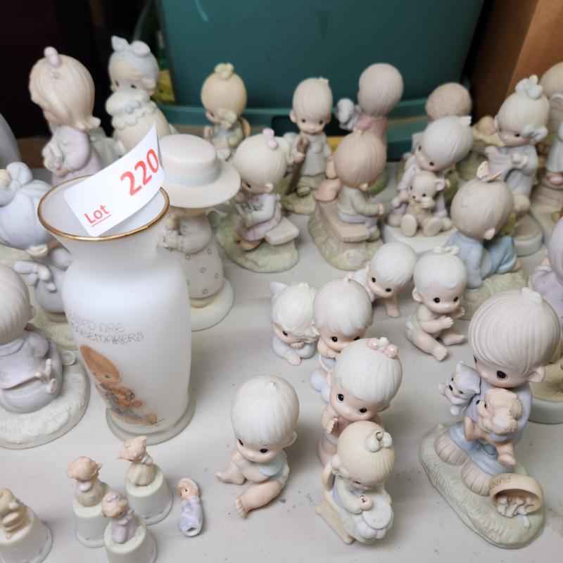 Sale Photo Thumbnail #595