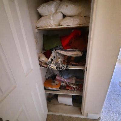 Sale Photo Thumbnail #50: linens