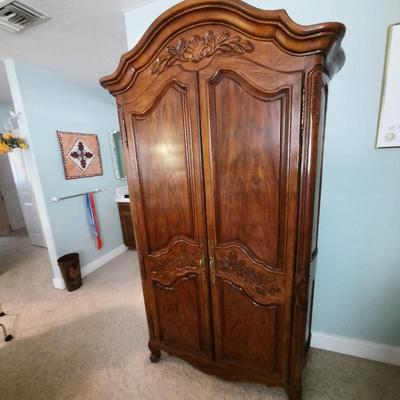 Sale Photo Thumbnail #65: 5 piece solid wood bedroom set, will sell separately
