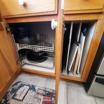 Sale Photo Thumbnail #39: pots and pans