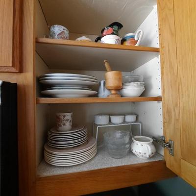 Sale Photo Thumbnail #36: dishes