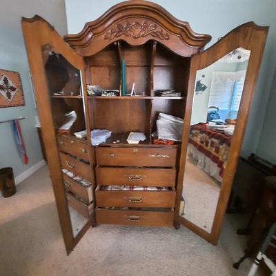 Sale Photo Thumbnail #64: 5 piece solid wood bedroom set, will sell separately