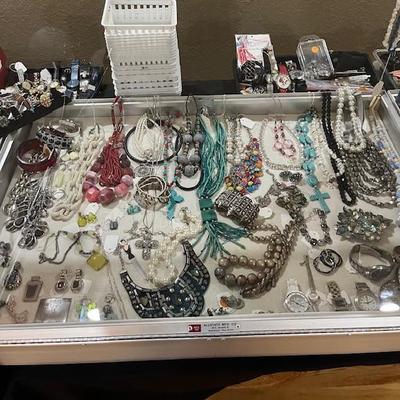 Sale Photo Thumbnail #102