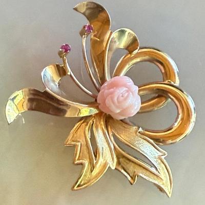 Vintage 18k Yellow Gold 750 Pin With Carved Pink Coral Flower Center - 11.7 Grams