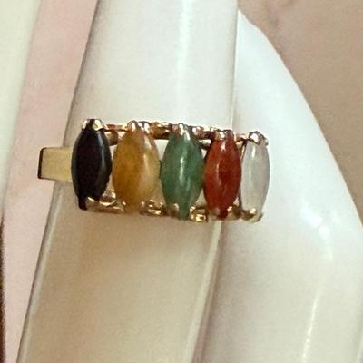 Vintage 14K Yellow Gold & Jade Cabachon Ring Size 7 - Total Weight 3 Grams 