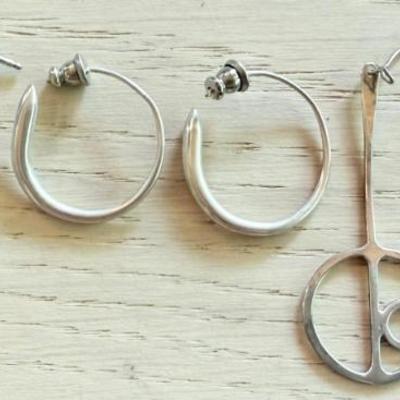 (3) Pairs Of Sterling Silver Earrings - Hoops - Blue Lapis And Keys - Total Weight 15 Grams 