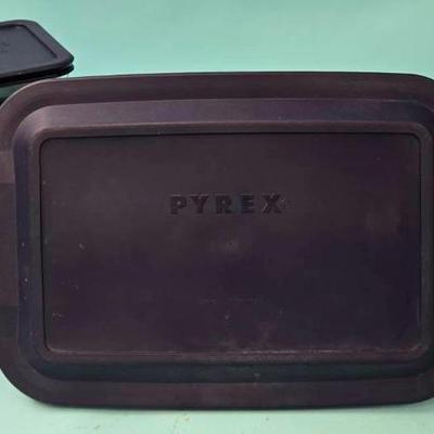 "Pyrex" Stackable Storage Containers 