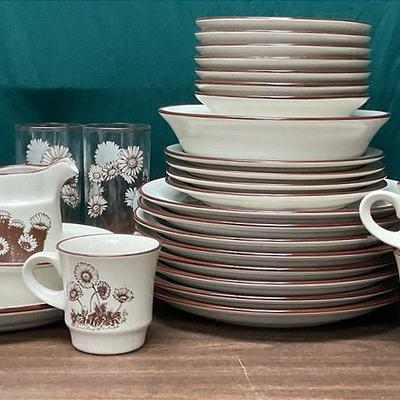“Noritake” Desert Flowers Stoneware