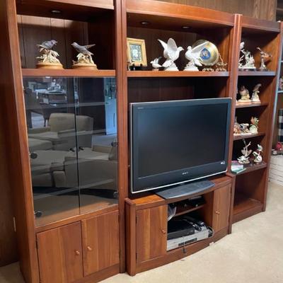 Sale Photo Thumbnail #33: Entertainment Center