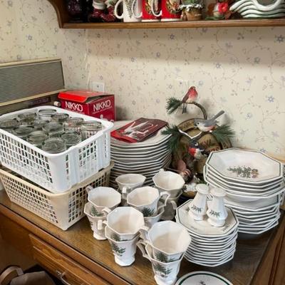Sale Photo Thumbnail #50: Christmas Dish Set