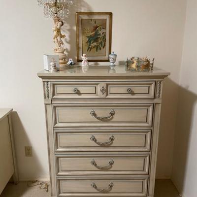 Sale Photo Thumbnail #8: French Provincial Chest