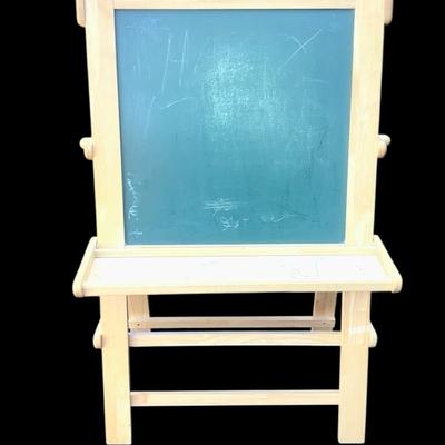 Childrens Chalkboard And Whiteboard Easel