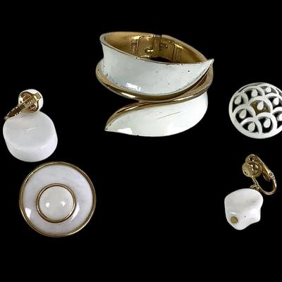 Trifari Cuff Bracelet & 4pr Of Earrings 