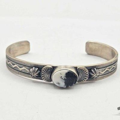 #322 • Handmade Native American Sterling Silver White Buffalo Cuff, 29.86g
