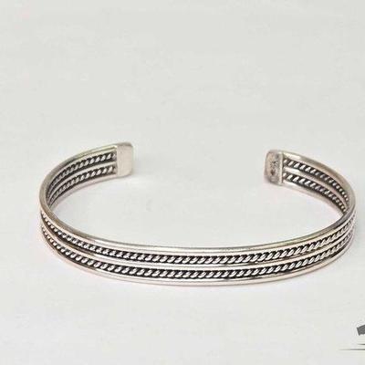 #680 • Handmade Native American Sterling Silver Cuff, 12.90g
