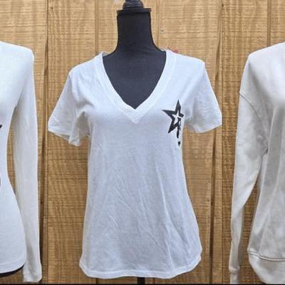 #1000 • (3) Small Boogie Cattle Company Tops & Crew Neck
