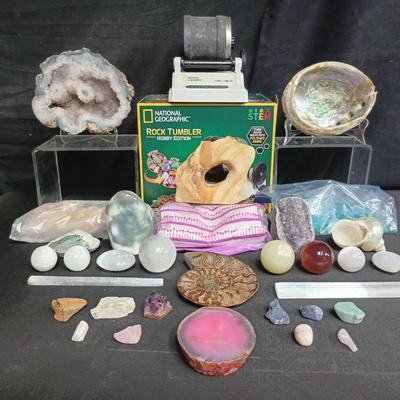 National Geographic Hobby Rock Tumbler W/ Gem & Mineral Collection