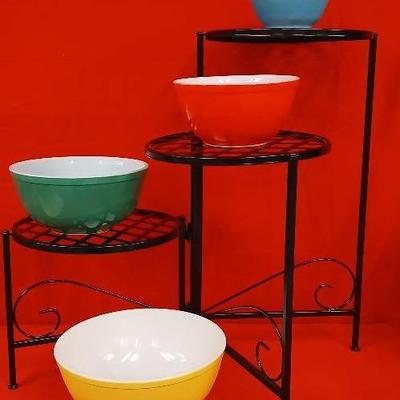 Vintage Pyrex  4 Color Nesting Bowls