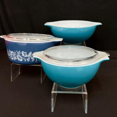 Vintage Pyrex Colonial Mist and Mixing Bowls 