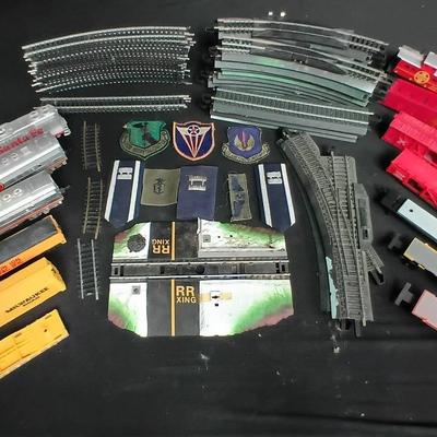 Bachmann HO Scale Santa Fe 307 Locomotives, Track Set & More