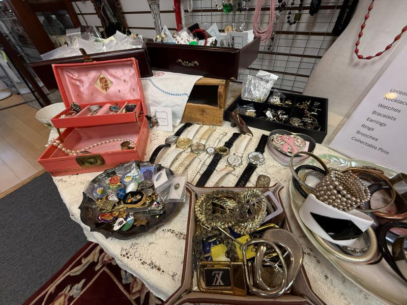 Sale Photo Thumbnail #34