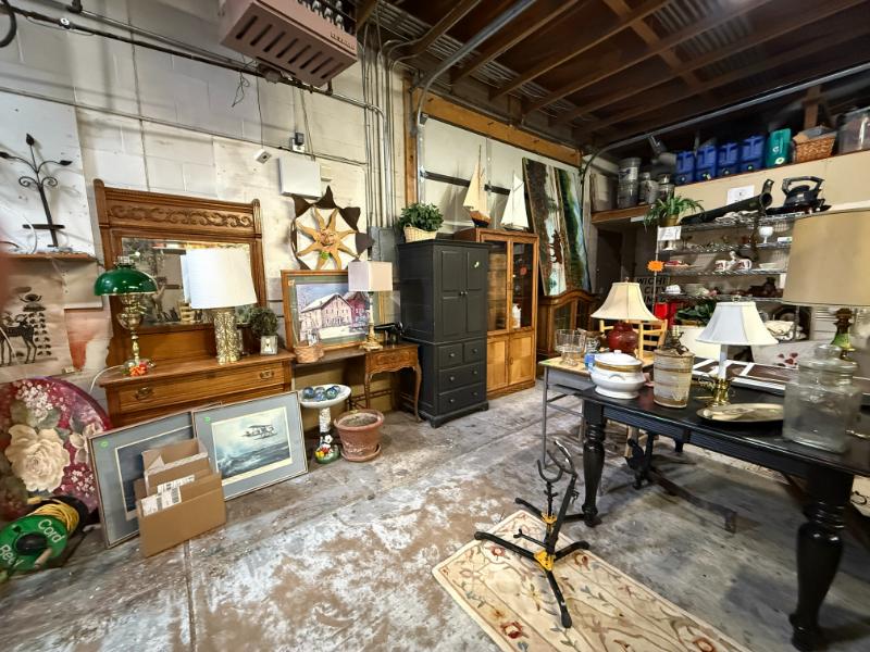 Sale Photo Thumbnail #46