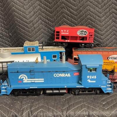 Vintage O Gauge Model Train Lot – Conrail, Mobilgas, NYC Central + 