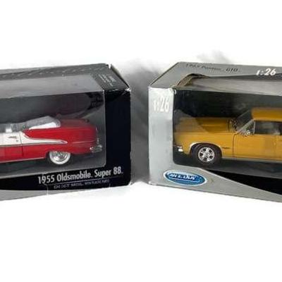 Welly Die-Cast Car Lot – 1:26 Scale 1955 Oldsmobile Super 88 & 1965 Pontiac GTO