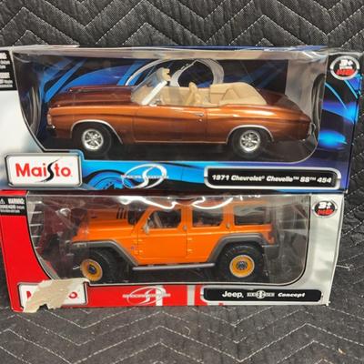Maisto die-cast model cars: (3)