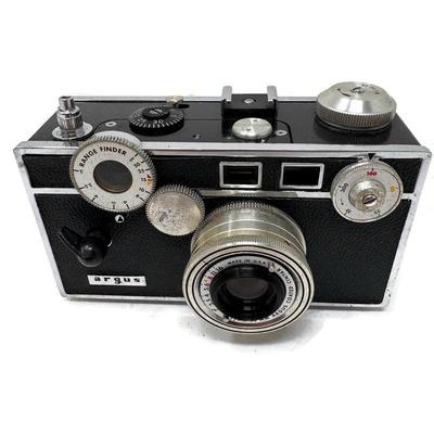 Argus C3 “The Brick” – Classic 35mm Rangefinder Camera 