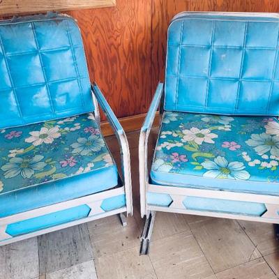 VINTAGE ALUMINUM-FRAMED PATIO SET
