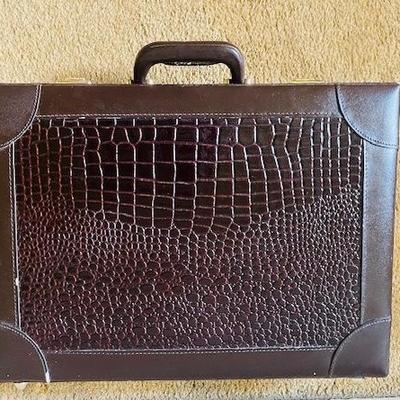 Vintage Briefcase like new