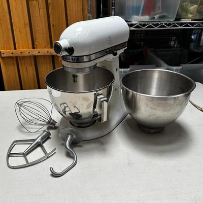Kitchenaid Mixer w/ Bowls & Attachments