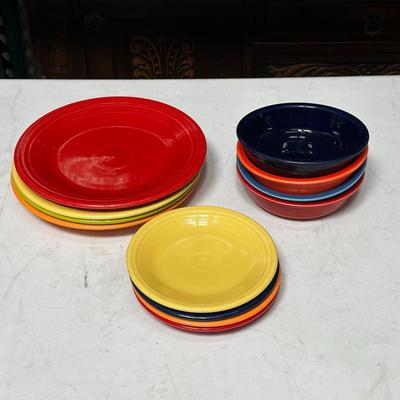 Fiesta by Homer Laughlin China Co. 12-Piece Glazed Ceramic Set