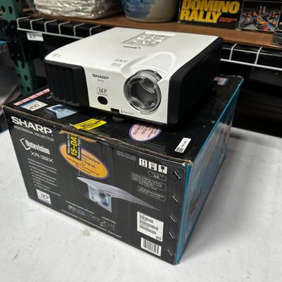 Sharp Notevision XR-32X Multimedia Projector