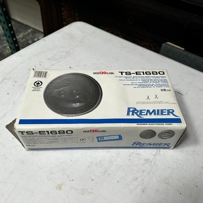 Pioneer TS-E1680 Flush-Mount Car Stereo Speakers