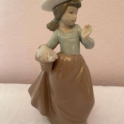 Nao Lladro Figurine - Girl with Basket of Flowers 